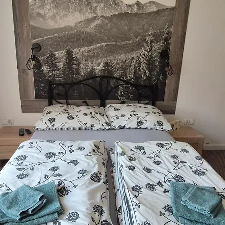 Cozy In With Mountain View Διαμέρισμα *